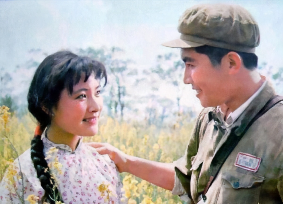 第三届电影"百花奖"最佳故事片《小花》,说说它的改编与摄制