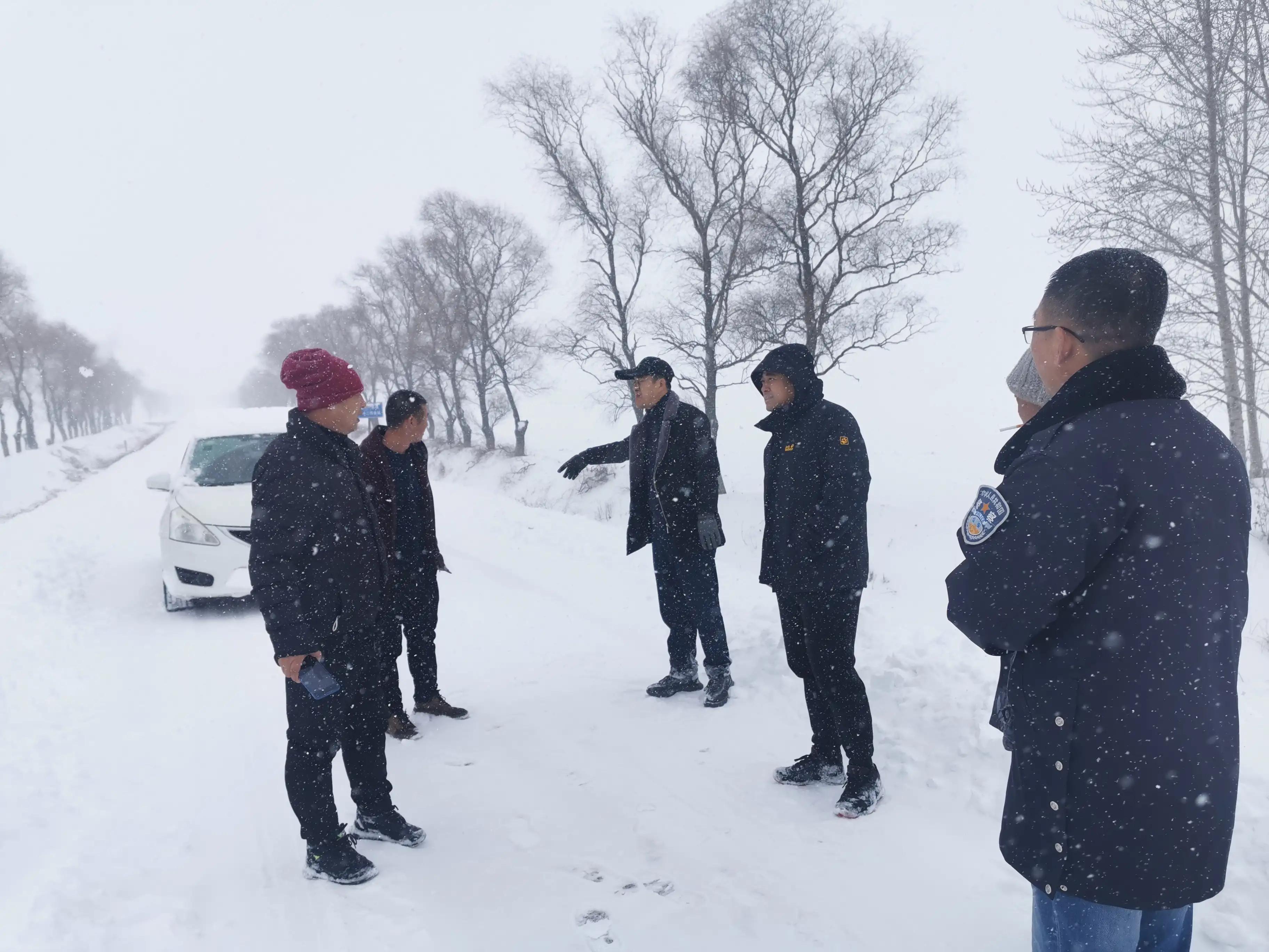 宝清县夹信子镇：众志成城战冰斗雪护民生