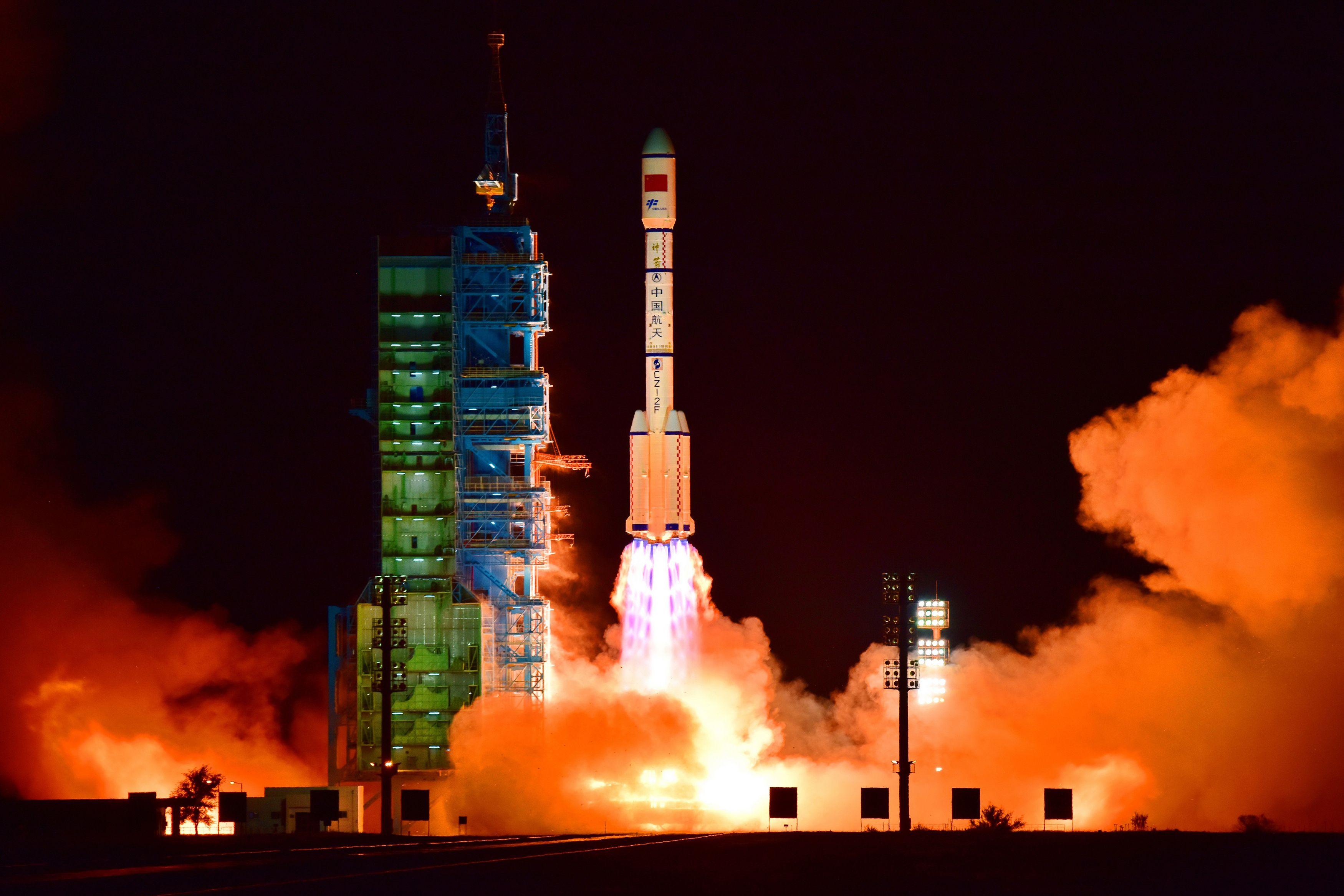 中国太空第一人杨利伟登月时间(中国2023年计划实现"载人登月",美国却