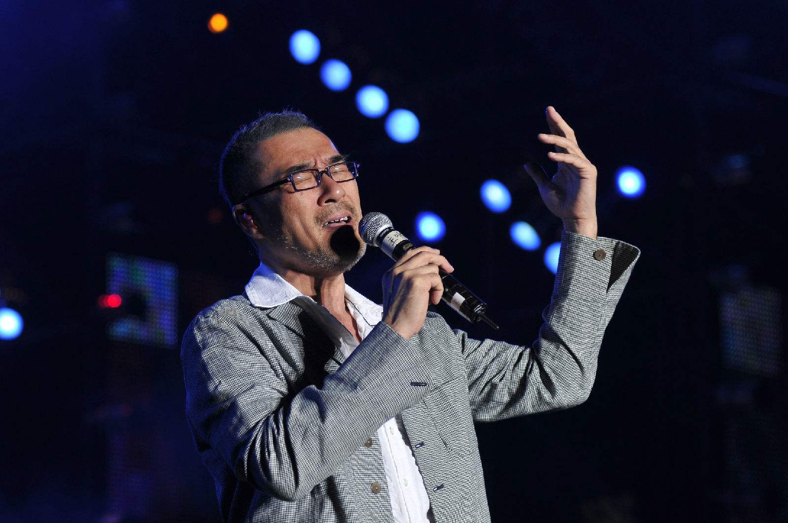 年少不懂曲中意,听懂已是曲中人,浅析李宗盛《爱的代价》