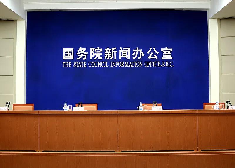 大学里，这10个专业属于朝阳行业，发展前景好，适合女生报考