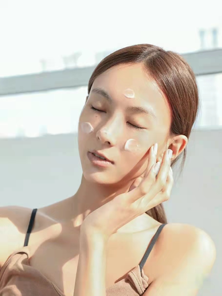 四大抗老水乳分析：CPB高端，资生堂美白+紧致，你用过哪个？