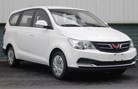 五菱高端商务车：亲民价格享豪华体验