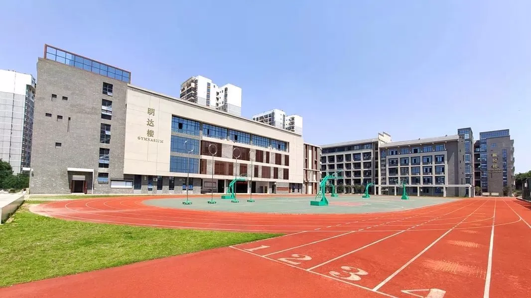 最贵25万/年，南宁10所顶级学校学费曝光，读完你能在南宁买3套房