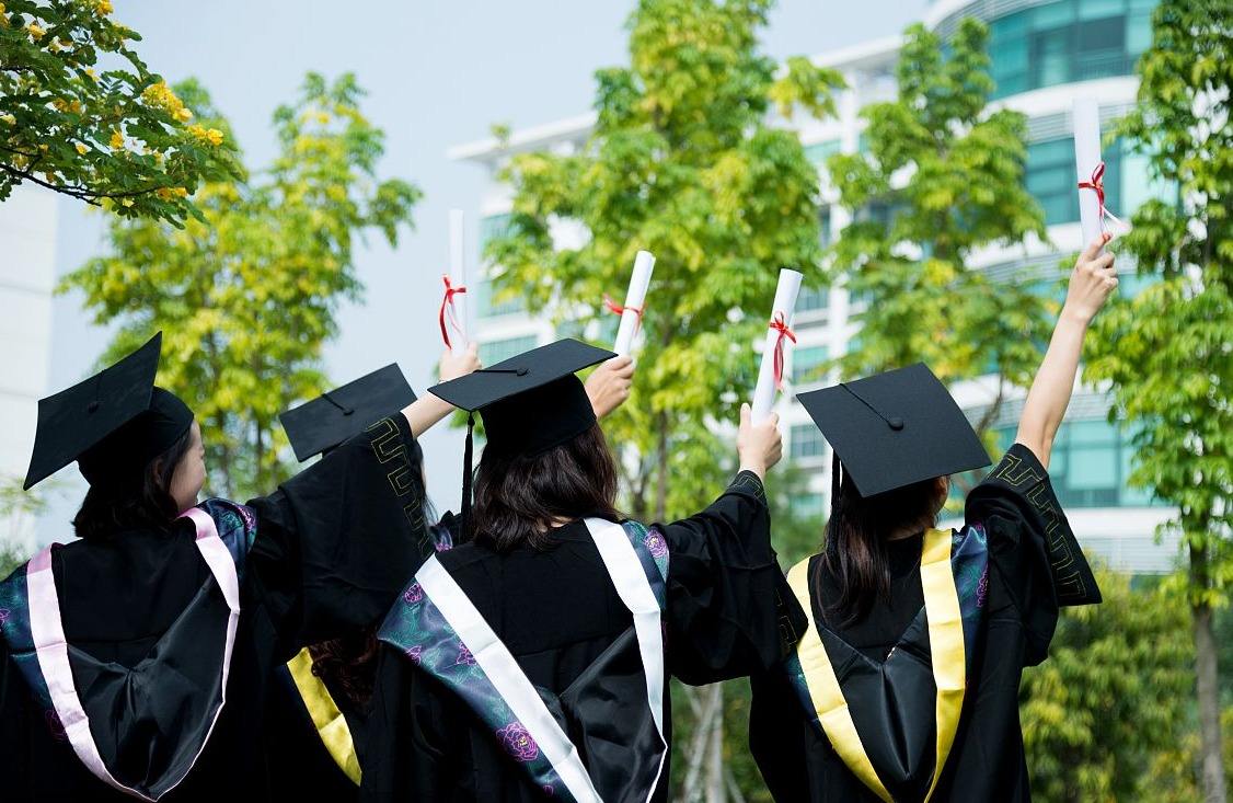 伊犁大学（录取分数低的公办二本师范类高校）