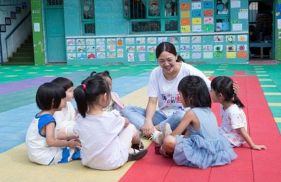 杭州幼师晒“天价”工资单走红，年薪将近30万，还是编制内人员