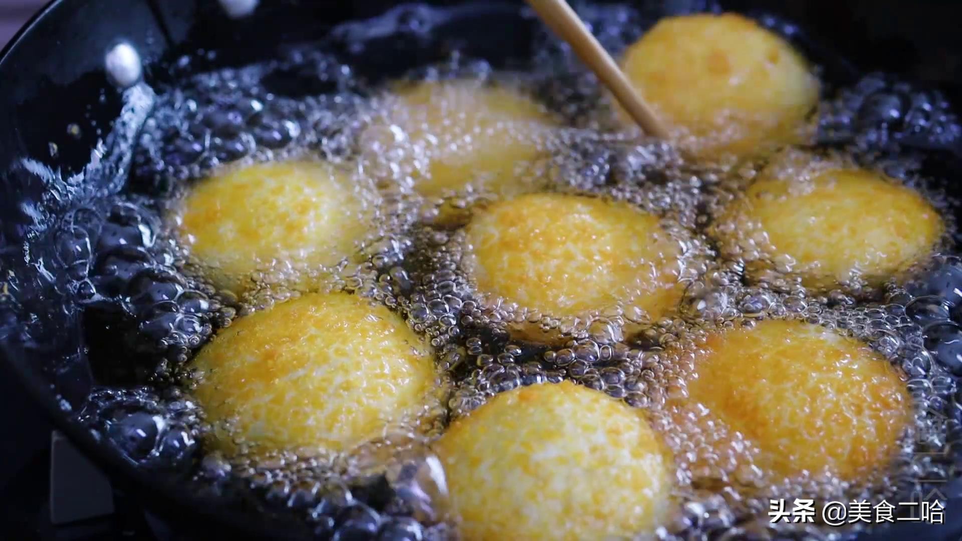 复刻早餐店油炸糕：脆皮、空心、饱满，原来技巧这么简单