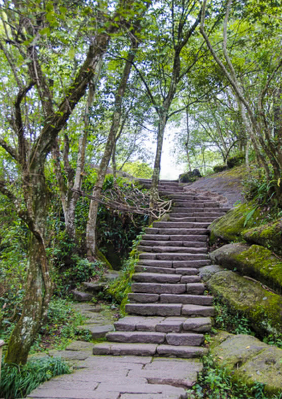 武夷山风景区之天游峰,青山绿水秀美险峻