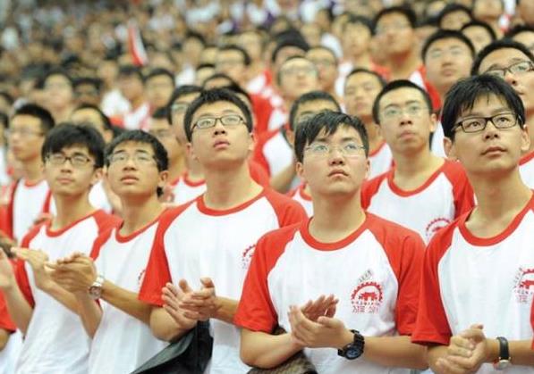 对视力有要求的4类专业，近视学生或不能报考，成绩再好也难录取