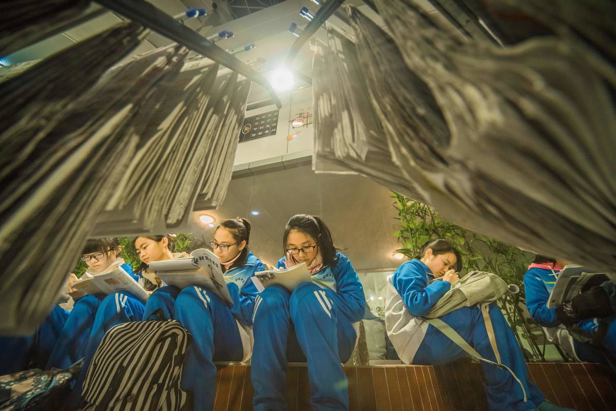 三省发通知：禁止公立高中收复读生，家长乐了，老师却愁眉不展