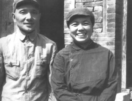 52年邓小平一家迁至北京，邓小平向卓琳提出要求：不要到外面工作