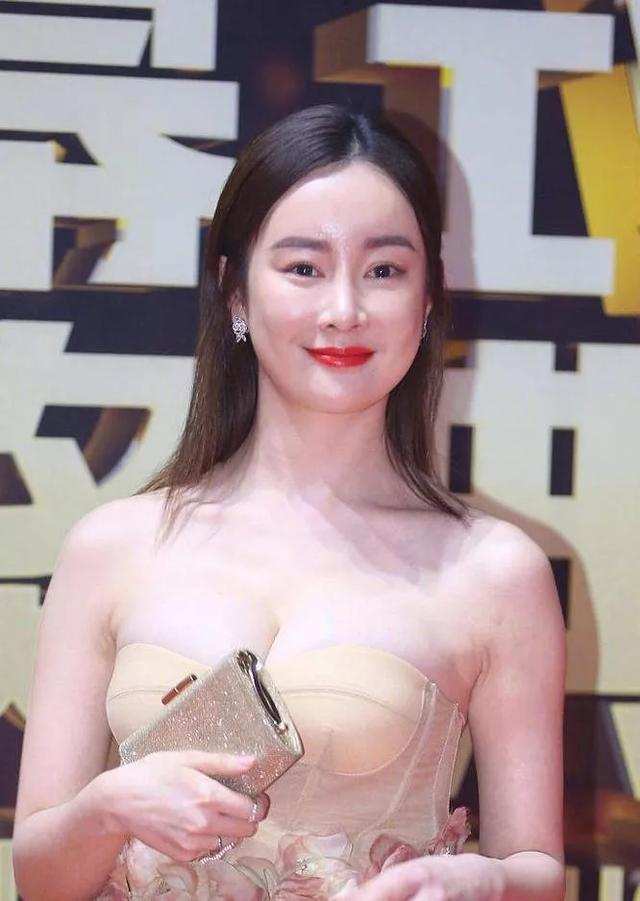 张檬以前现在的对比照(又是馒头脸!