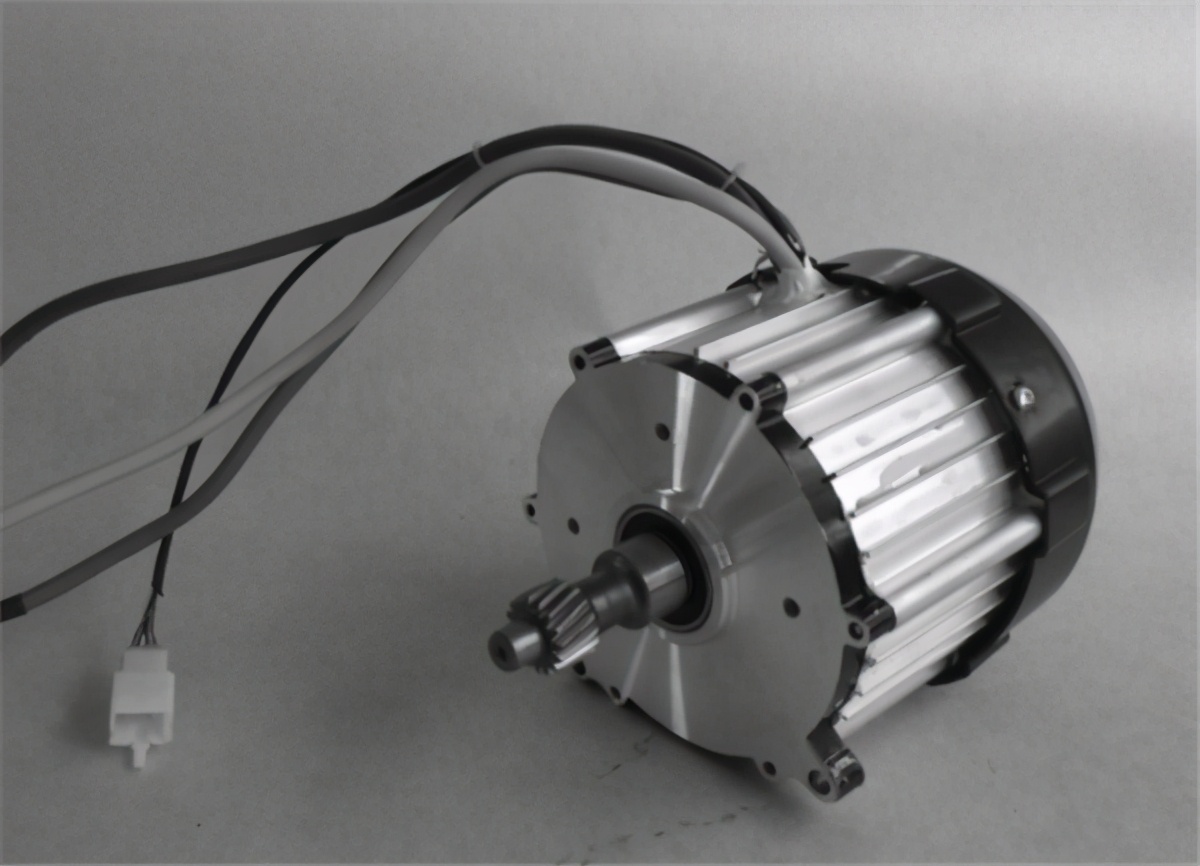 高校学霸，竟然数次入狱，成为死刑犯，发明专利捡回一命