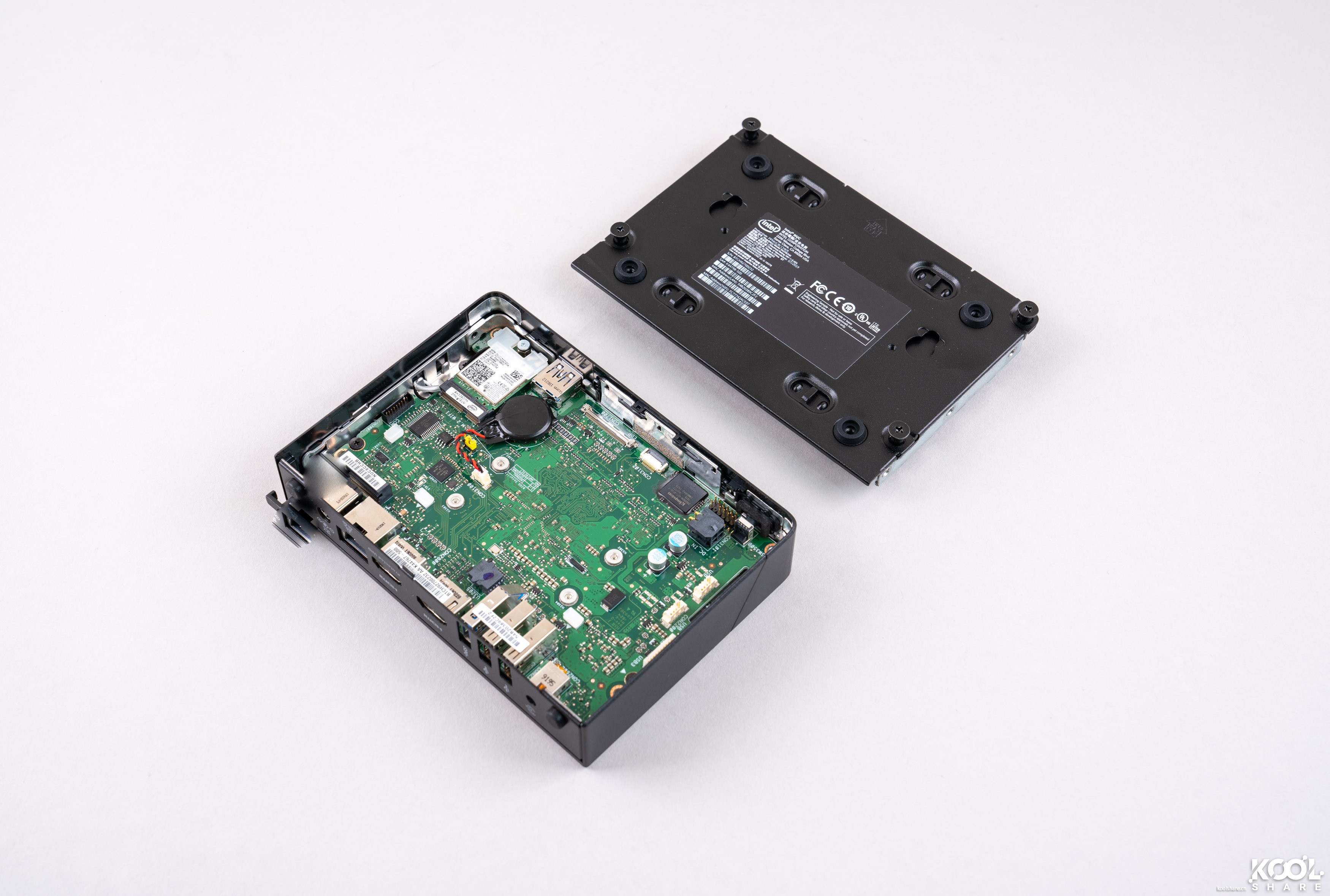 Intel NUC8CHK Chaco Canyon 开箱拆解评测