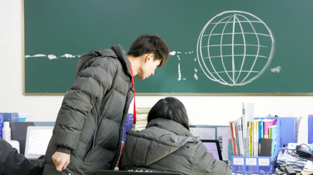 南昌弘艺文化全员备战，老师最大的愿望就是你能考高分