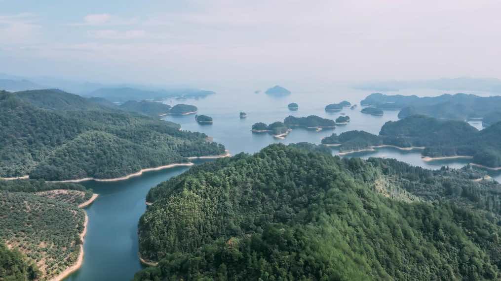 秋游千岛湖：水光潋滟晴方好，千岛碧水画中游