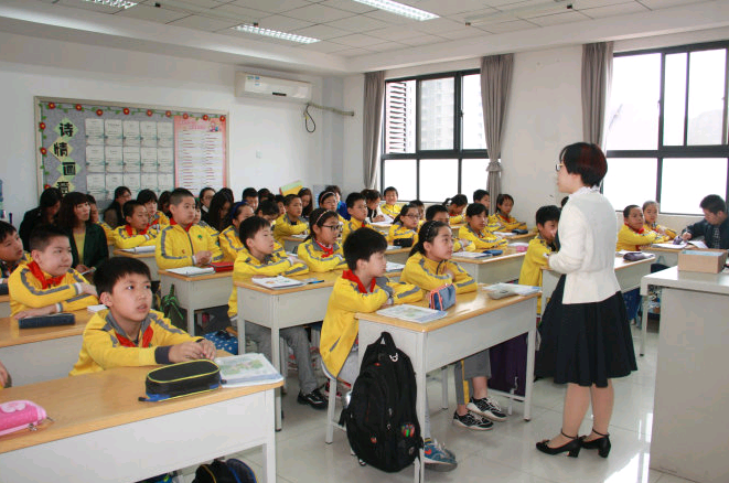 “拼命教书”后，你会发现，当一名“佛系教师”也没什么不好