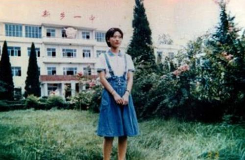 何碧玉14岁750分考上清华，定居美国，记者问她何时回国，被婉拒