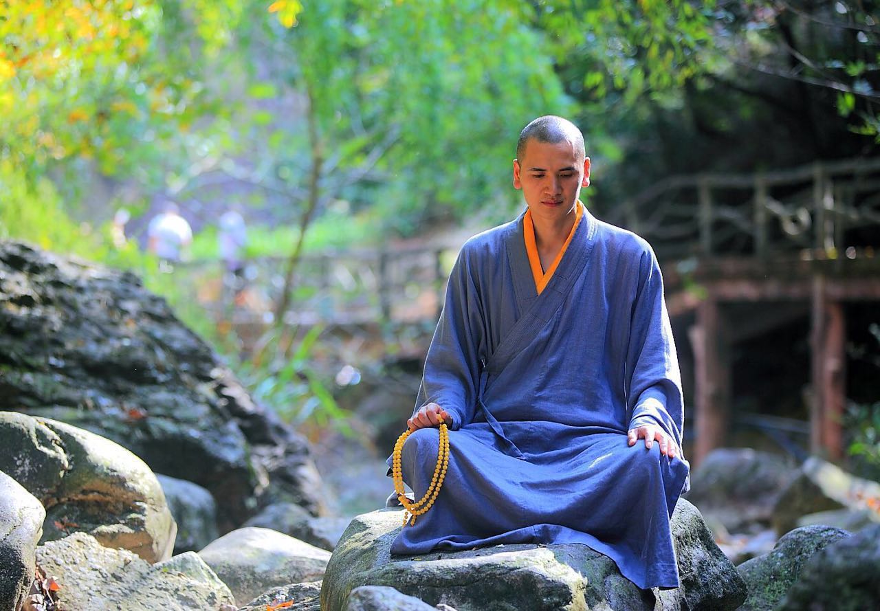 80后高颜值小伙天生佛相:放弃铁饭碗出家为僧,被赞"当代唐僧"