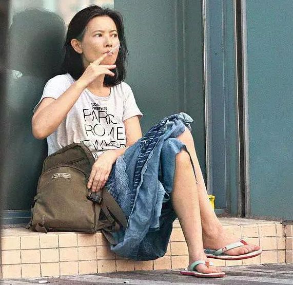 “四大癫王”蓝洁瑛：20岁出道，21岁演梁朝伟老婆，55岁逝于厕所