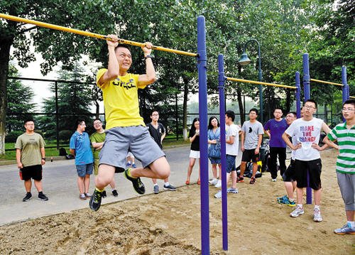 大学体测是什么体验？网友：人间疾苦，拼了命也没法做到及格