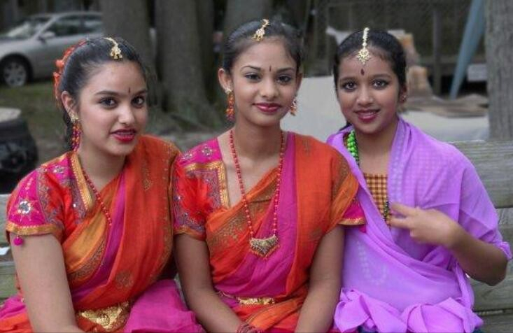 一妻多夫的家庭，全家人是怎么生活的？女性就是在受罪