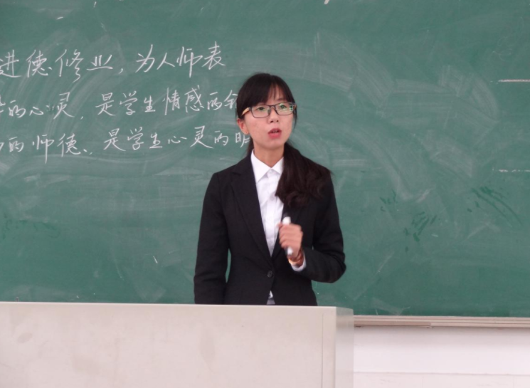 公费师范生上学免学费，毕业享编制，但是缺点考生也要提前了解