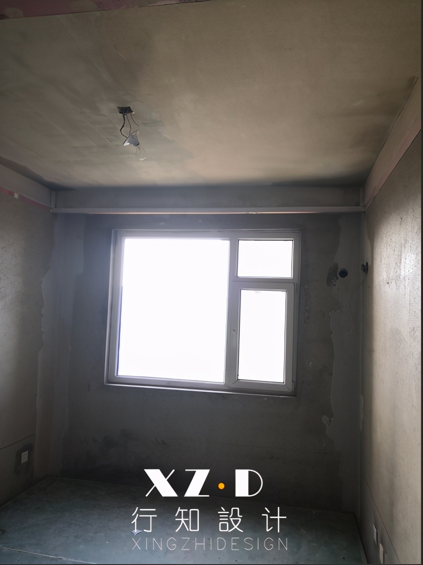 施工跟踪：电视墙暖咖色，其他墙面浅灰色，设计师不同阶段分享