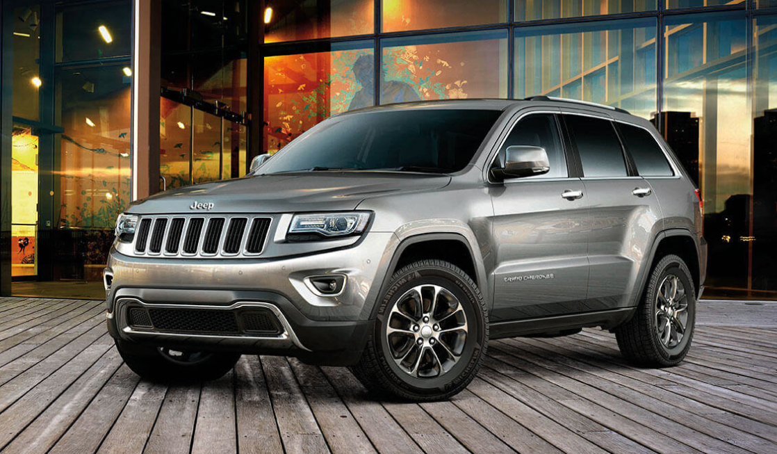 外观方面,2019款大切诺基相比于现款车型在细节上有所调整,排气布局从