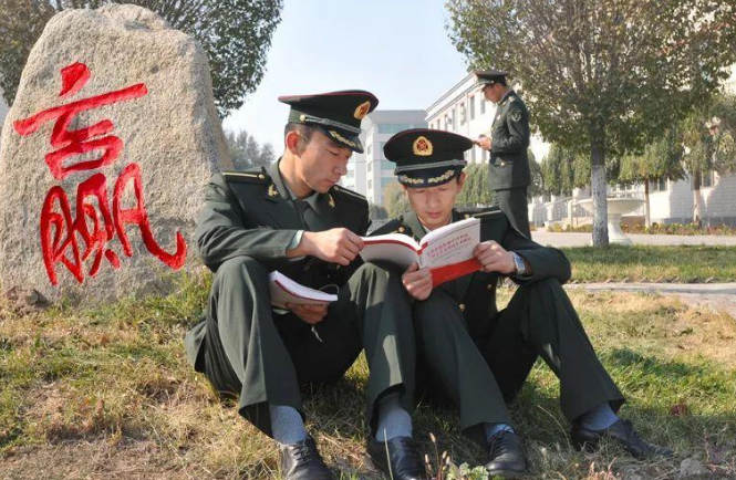 6所军校，500分左右就能考上，毕业之后还能拿到铁饭碗