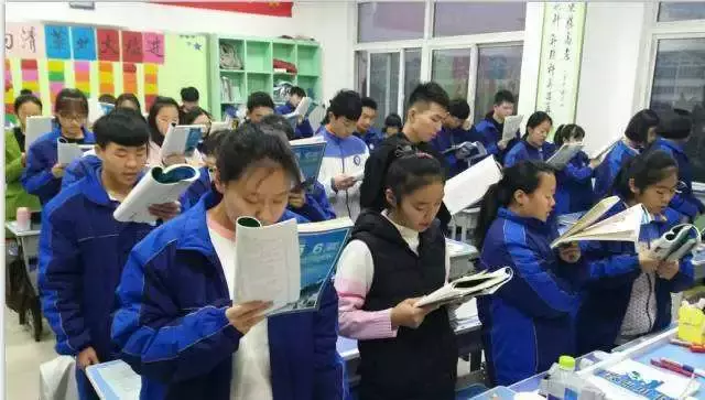 农村孩子不值得上大学？老师怒斥：那是你没穷过！