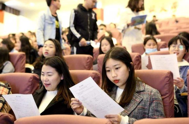 考研很辛苦的3个专业，上岸难度很大，但考研后很好就业