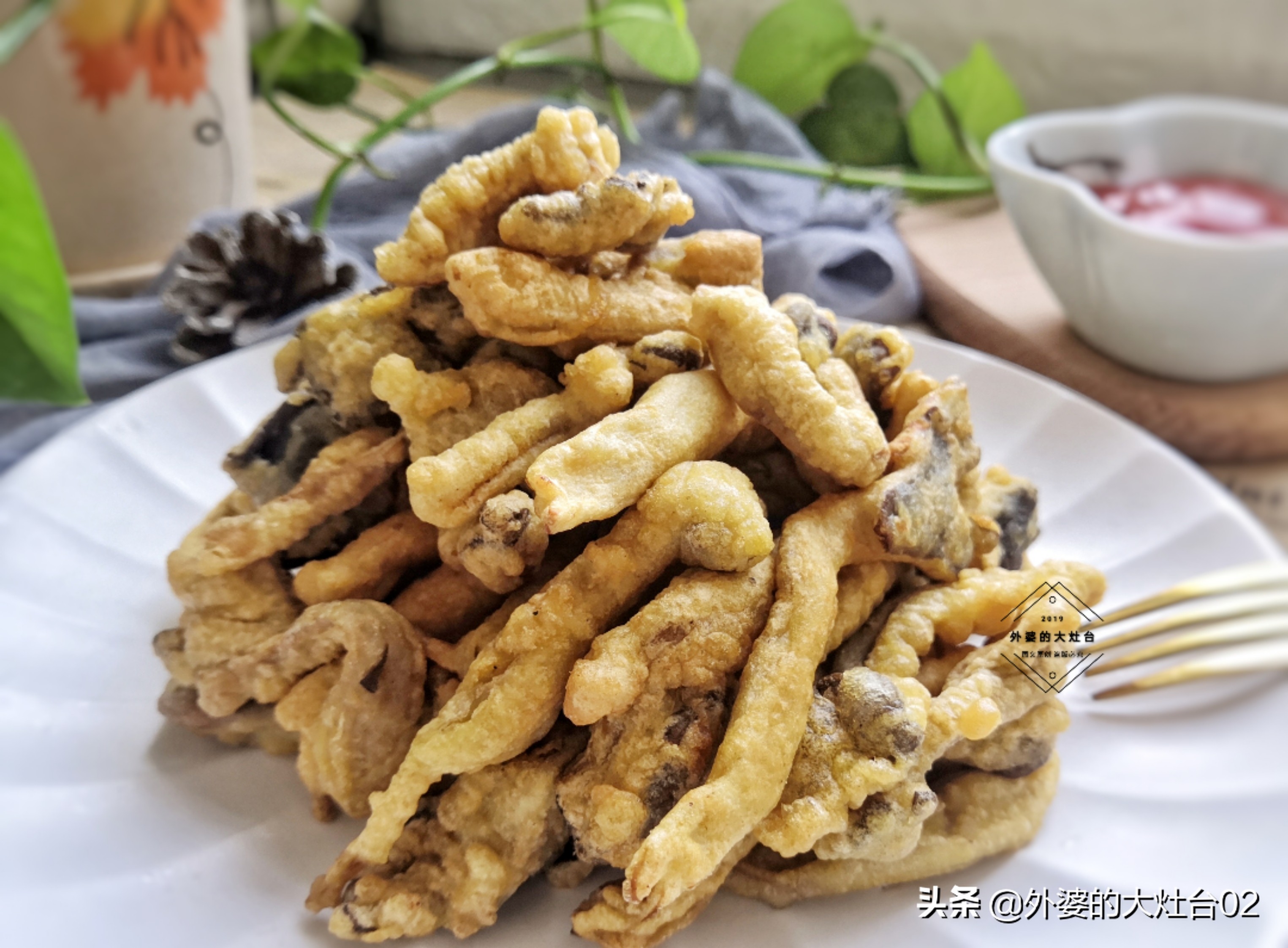 椒盐蘑菇怎么做咸香酥脆？原来下锅时间有讲究，做对了比炸鸡好吃