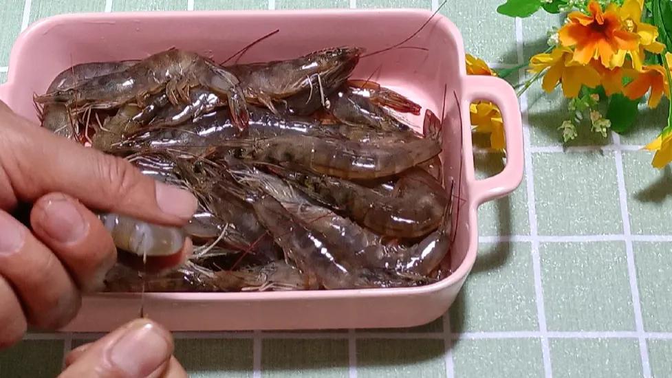 基围虾怎样去虾线又快又干净，基围虾怎样去虾线又快又干净？
