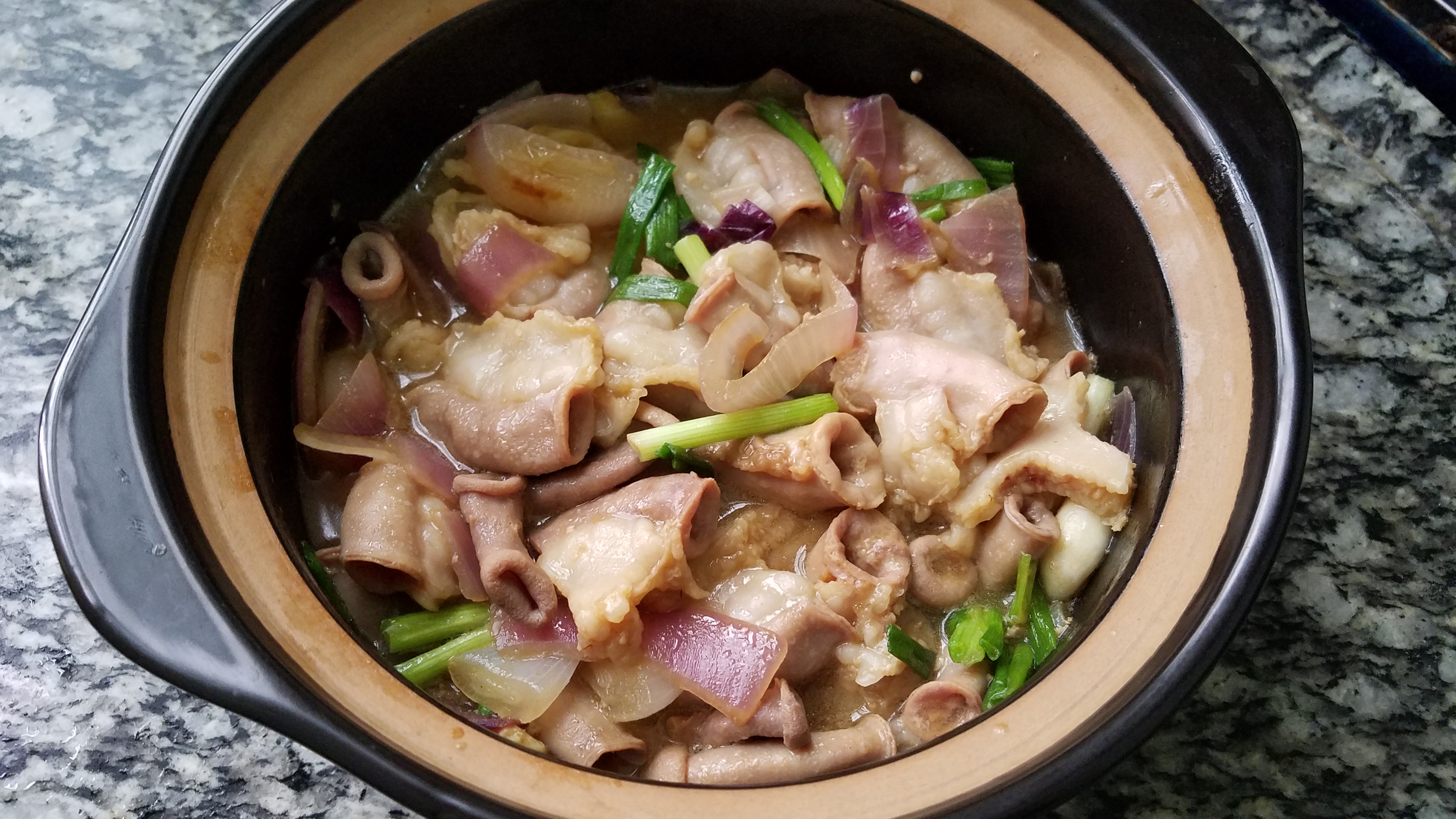 砂锅里倒进10块钱粉肠、原来这么好吃、家常菜做法、超简单