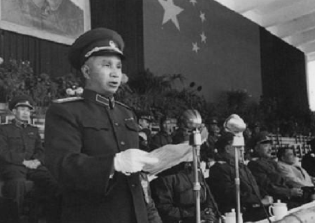 1932年刘伯承担任红校校长，17年后，当年手下连长已成“战神”