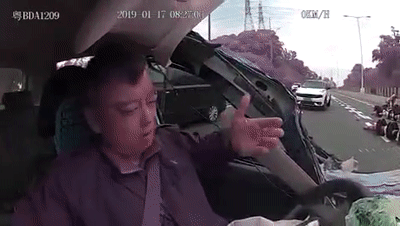 开车犯困"喝红牛"行吗?老教授提醒:有3大危害,男司机最好别喝