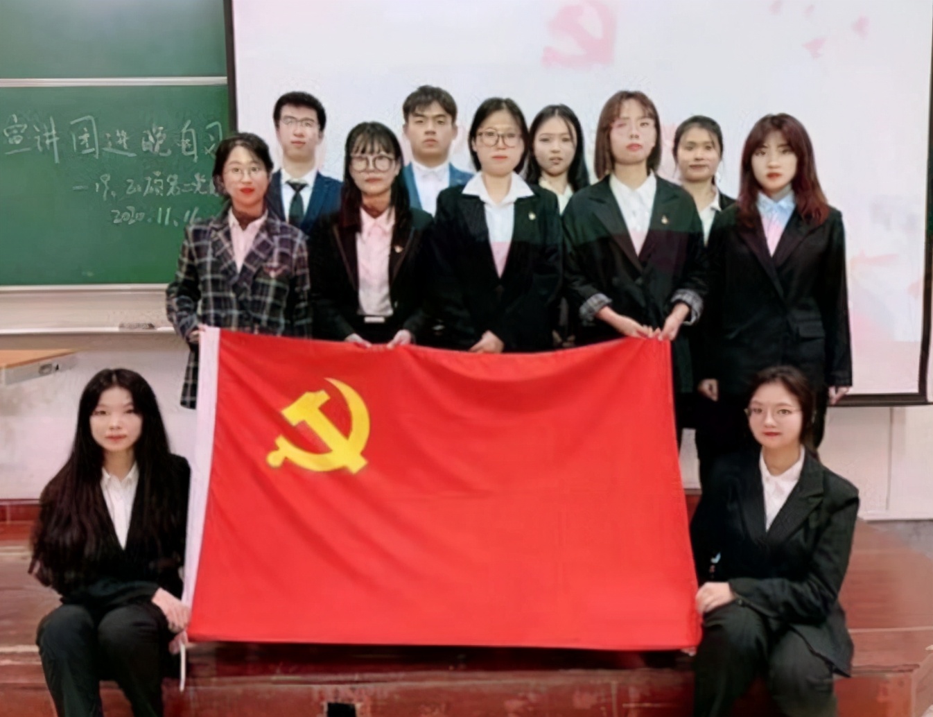 大学入党最容易！抓住机会在大学入党，成绩好不好，这4点也重要