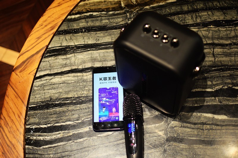嗨起来 艾特铭客M18 K歌蓝牙音箱+无线K歌麦克风