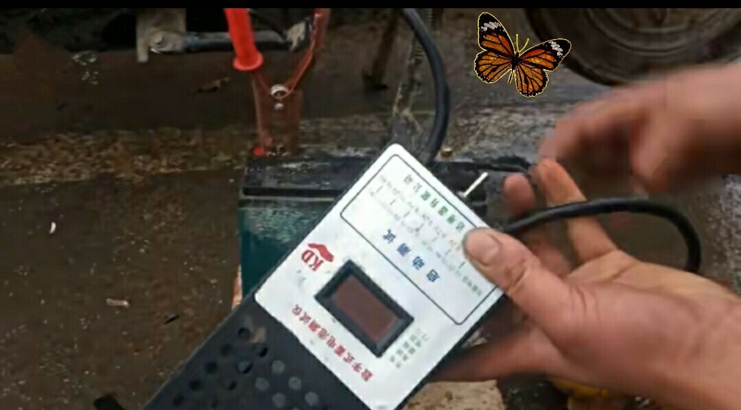 电动车电池跑不远，加蒸馏水和补充液可以修复电瓶吗？一起看一下