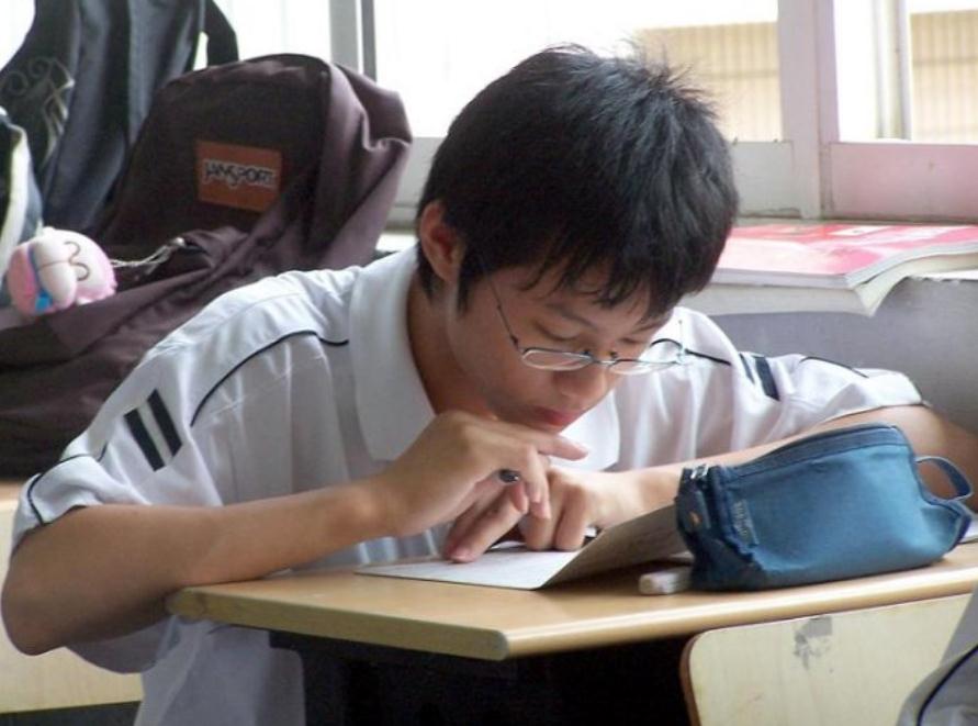 今年高考人数突破1078万，学生想上“本科”，需要考多少分？