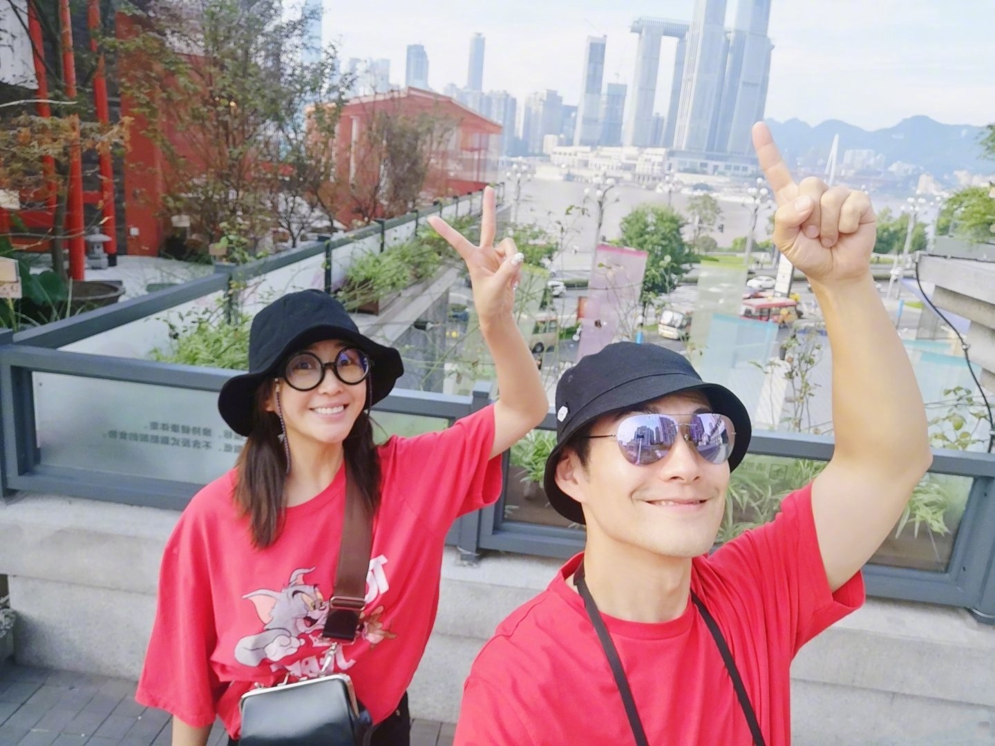 戏里颠倒众生，戏外专情一人？4位情史干净的男星，娱乐圈太稀缺