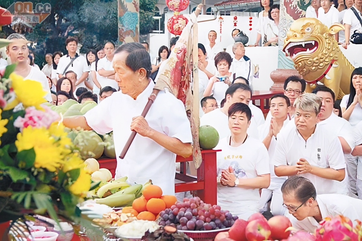 白龍王預言范冰冰前世是什麼(信徒遍佈整個香港娛樂圈,風靡新馬港臺的