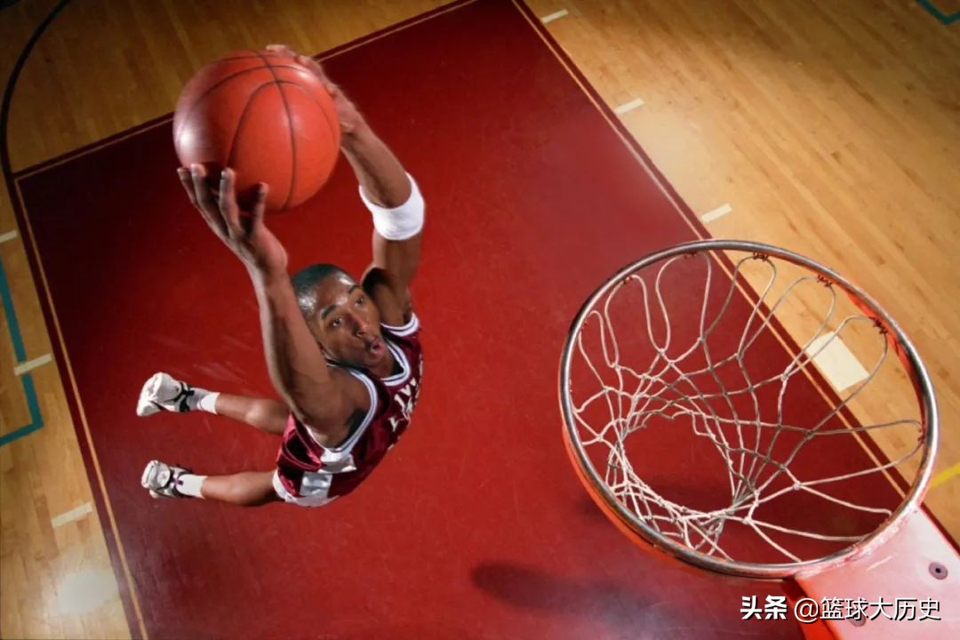 nba科比顺位为什么这么低(科比的选秀报告！位置不明确，模板非乔丹，为何掉到13顺位？)