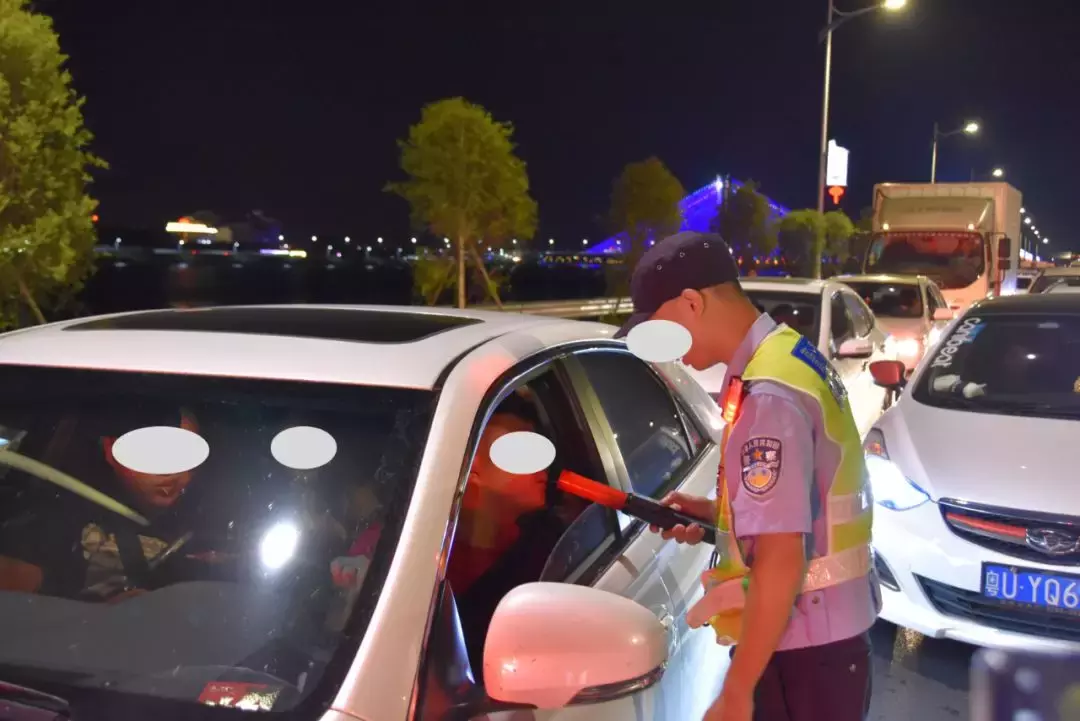 一次就是12分 这几种违章行为要注意 搞不好可能得被拘留
