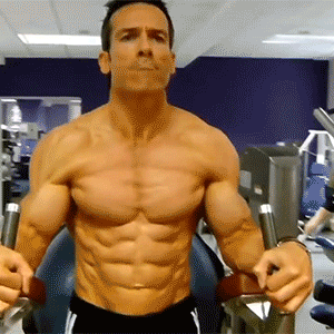 健身圈公認體脂率最低的男人，一身肌肉堪比解剖圖譜