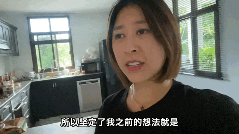 四川妹子在泰国华欣躲疫情，人民币1.4万租栋别墅，天花板都漏了