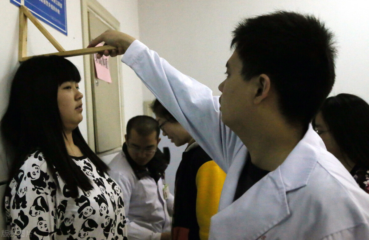 高考体检需要“一丝不挂”？吓坏高三党，医生：你们想得有点多