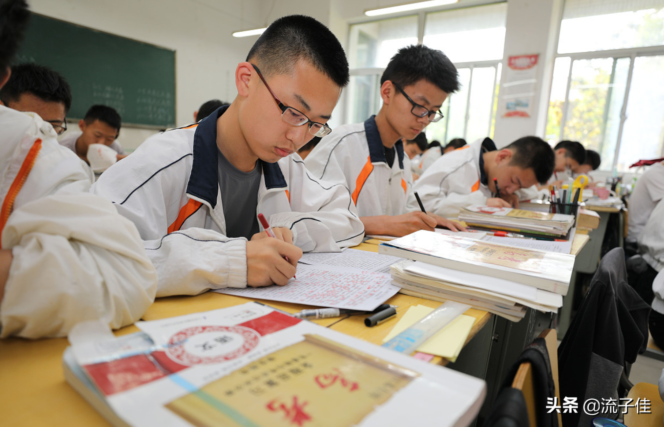 江苏高三学生杀害陪读母亲，悲剧的背后是“寒门学子”逆袭的不易