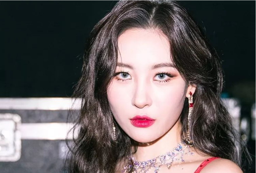 Jennie排名第4，Lisa無緣前十，2021年韓國女星搜索排行榜出爐